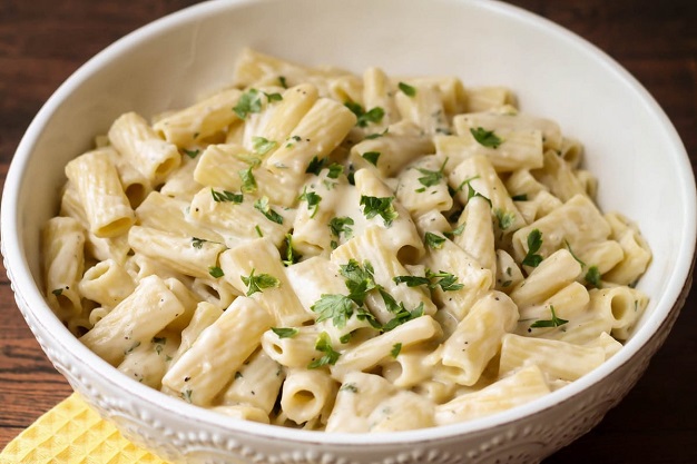 creamy-white-sauce-pasta